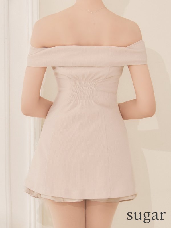 アイボリー モデル:明日花キララ 身長162cm 着用サイズ:Sサイズ