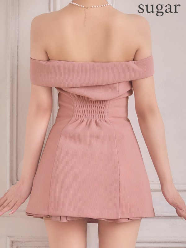 ダスティーピンク　モデル：三上悠亜　身長：159cm　着用サイズ：Sサイズ