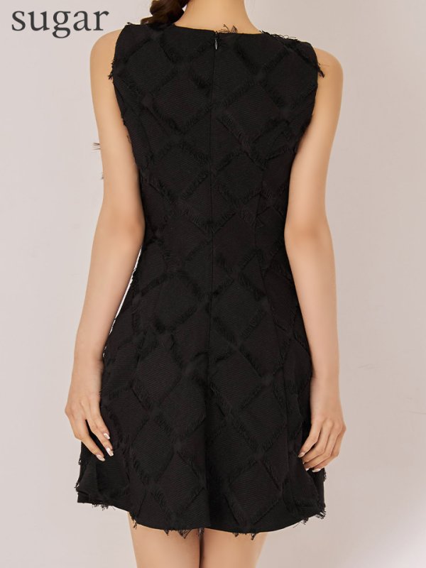 ブラック モデル：ももか　身長：156cm　着用サイズ：Sサイズ