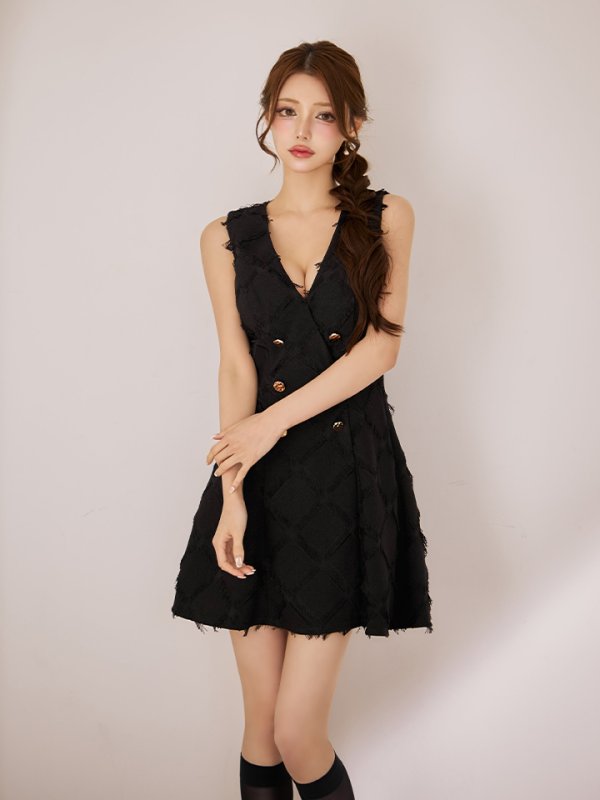 ブラック モデル：ももか　身長：156cm　着用サイズ：Sサイズ