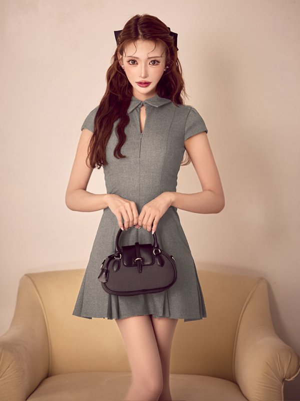 グレー　モデル：明日花キララ　身長：162cm　着用サイズ：Sサイズ