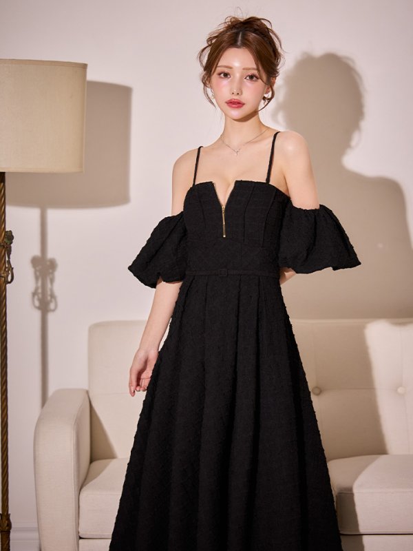 ブラック モデル：ももか　身長：156cm　着用サイズ：Sサイズ