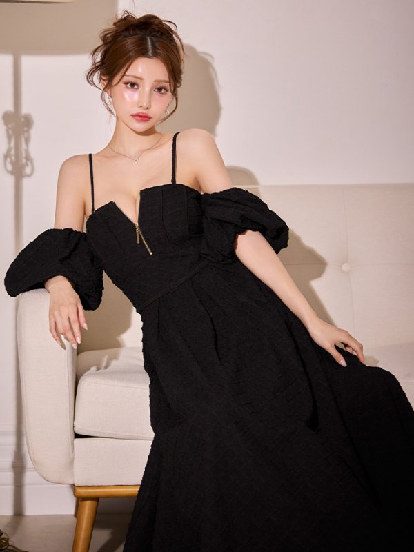 ブラック モデル：ももか　身長：156cm　着用サイズ：Sサイズ