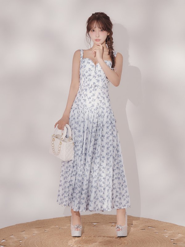 ホワイトxブルー　モデル：三上悠亜　身長：159cm　着用サイズ：Sサイズ