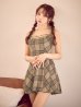 ベージュ　モデル：三上悠亜　身長：159cm　着用サイズ：Sサイズ