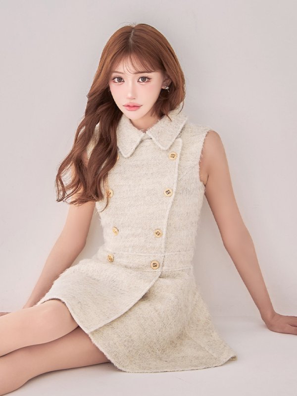 アイボリー モデル：明日花キララ　身長：164cm　着用サイズ：Sサイズ