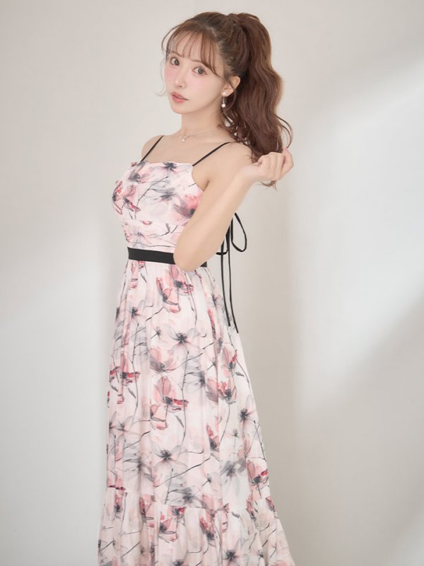 ピンク　モデル：三上悠亜　身長：159cm　着用サイズ：Sサイズ