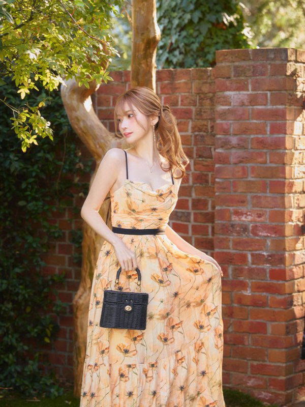 オレンジ　モデル：けい　 身長：165cm　着用サイズ：Sサイズ