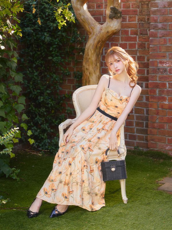 オレンジ　モデル：けい　 身長：165cm　着用サイズ：Sサイズ