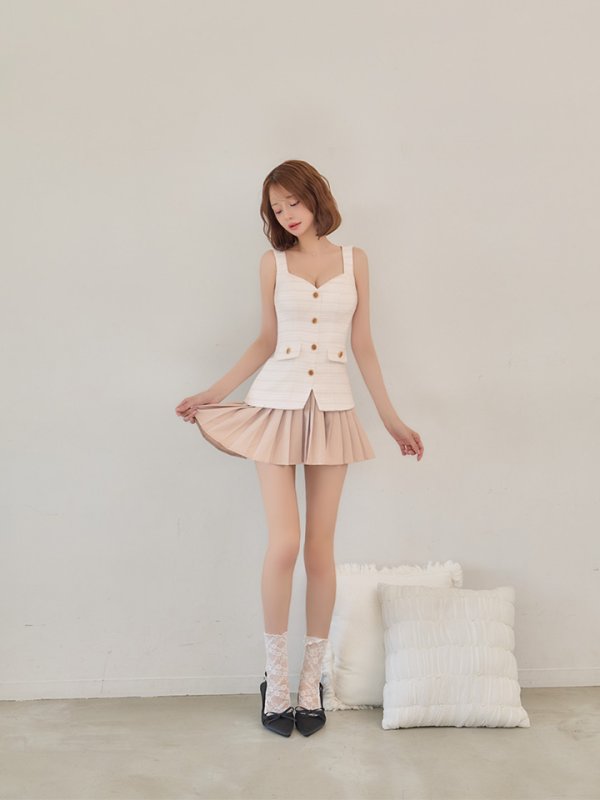 ホワイトxベージュ　モデル：れみれみ　身長：163cm　着用サイズ：Sサイズ