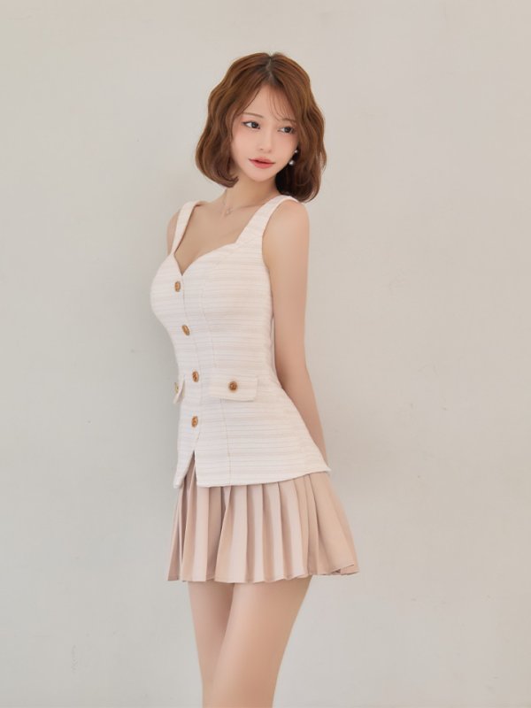 ホワイトxベージュ　モデル：れみれみ　身長：163cm　着用サイズ：Sサイズ