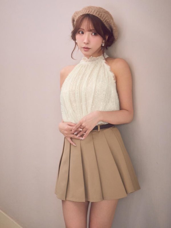 アイボリー×ベージュ　モデル：三上悠亜　身長：159cm　着用サイズ：Sサイズ