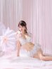 ホワイトxピンク モデル：まりん　身長：164cm