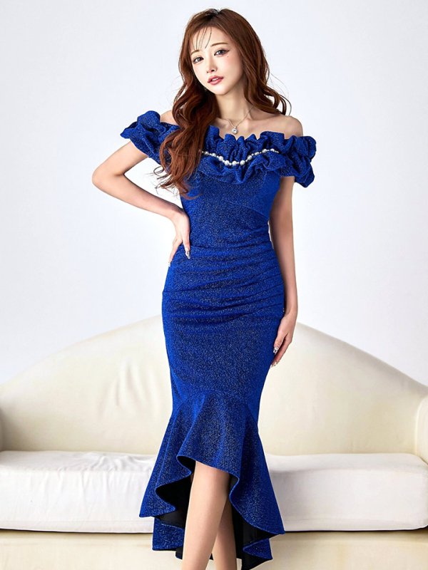 ブラックブルー モデル:真優川咲 身長:158cm 着用サイズ:8号(Sサイズ)