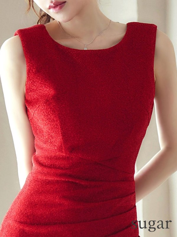 ダークレッド モデル:ゆめ 身長:160cm 着用サイズ:8号(Sサイズ)