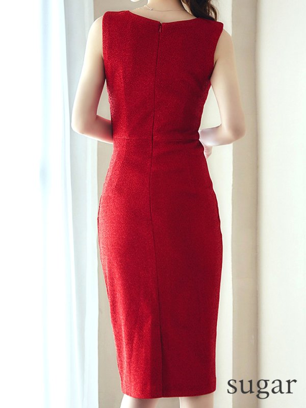 ダークレッド モデル:ゆめ 身長:160cm 着用サイズ:8号(Sサイズ)