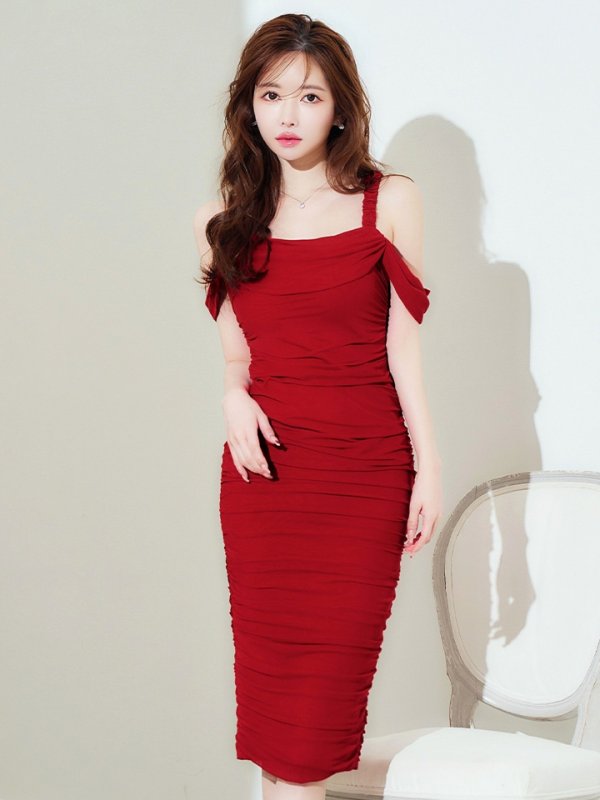 ダークレッド　モデル：ゆめ　身長：160cm　着用サイズ：8号(Sサイズ)