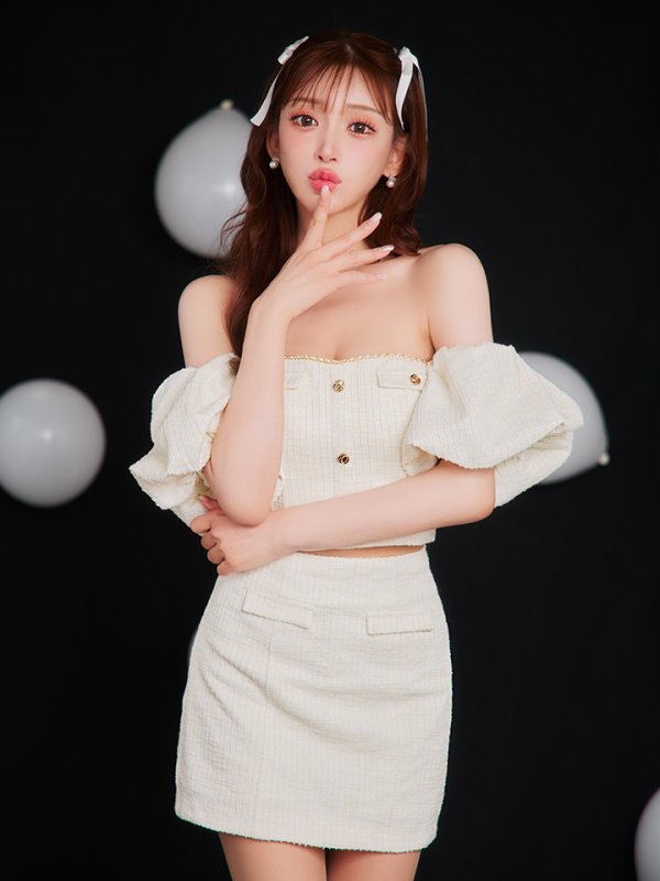 アイボリー モデル:明日花キララ 身長:162cm 着用サイズ:Sサイズ