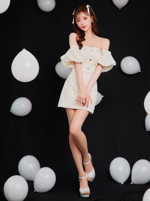 アイボリー モデル:明日花キララ 身長:162cm 着用サイズ:Sサイズ