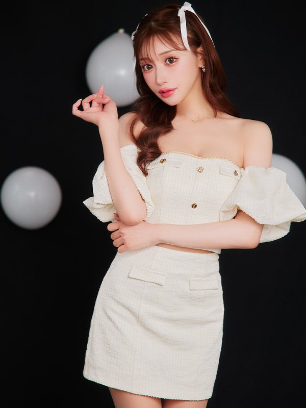 アイボリー モデル:明日花キララ 身長:162cm 着用サイズ:Sサイズ