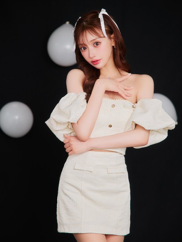 アイボリー モデル:明日花キララ 身長:162cm 着用サイズ:Sサイズ