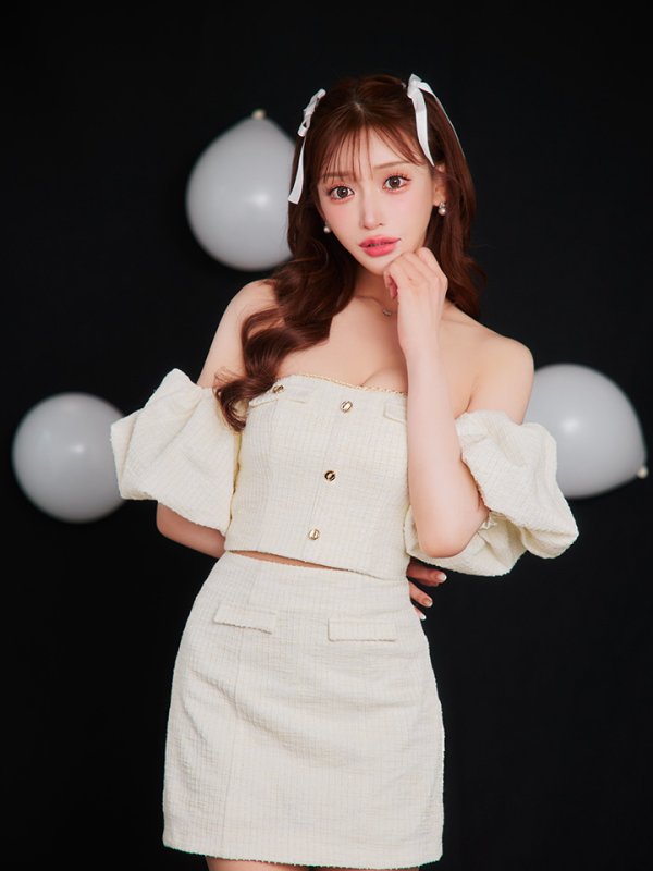 アイボリー モデル:明日花キララ 身長:162cm 着用サイズ:Sサイズ