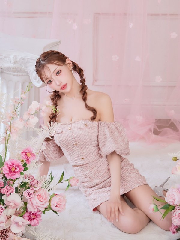 ピンク モデル:明日花キララ 身長:162cm 着用サイズ:Sサイズ