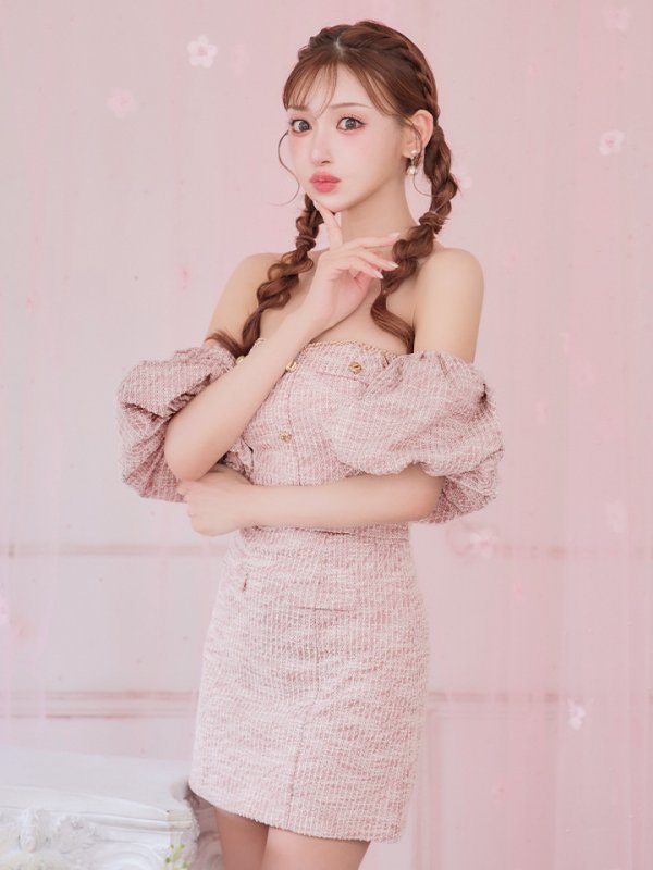 ピンク モデル:明日花キララ 身長:162cm 着用サイズ:Sサイズ