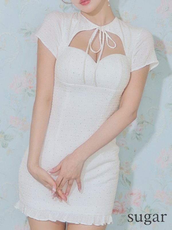 ホワイト　モデル：三上悠亜　身長：159cm　着用サイズ：Sサイズ