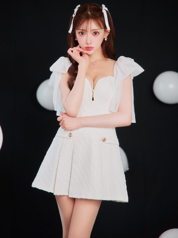 ホワイト モデル:明日花キララ 身長162cm 着用サイズ:Sサイズ