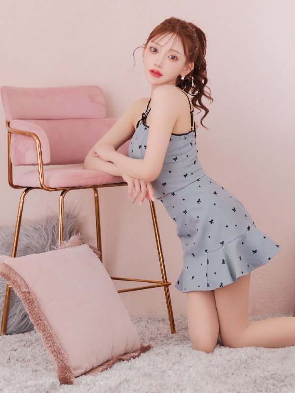 グレー モデル：明日花キララ　身長：162cm 着用サイズ：Sサイズ