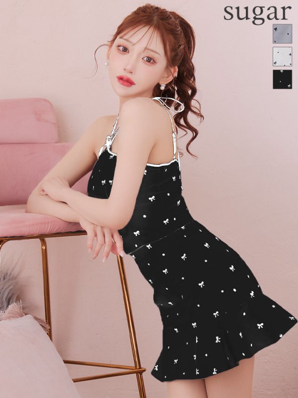 ブラック モデル：明日花キララ　身長：162cm 着用サイズ：Sサイズ