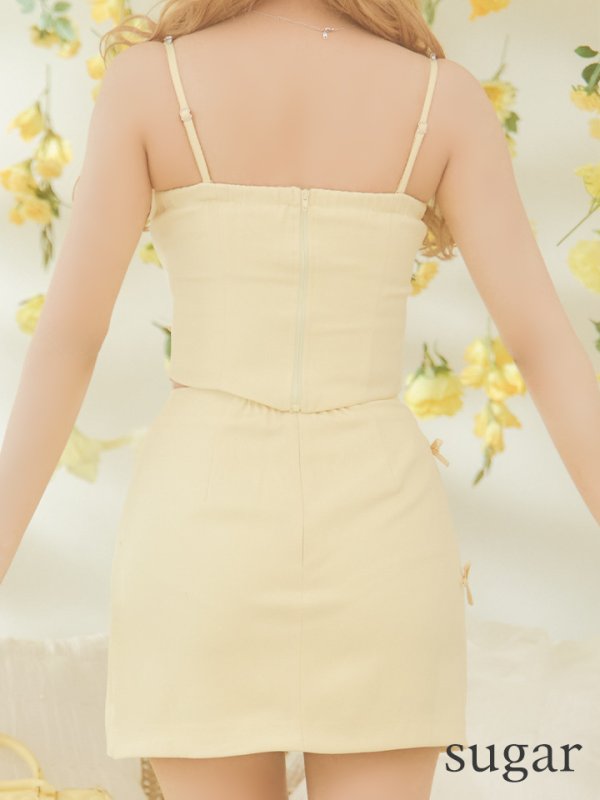 イエロー モデル:三上悠亜 身長:159cm 着用サイズ:Sサイズ