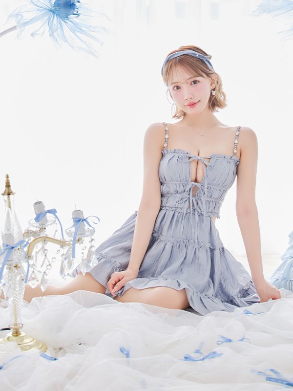 ブルー モデル:三上悠亜 身長:159cm 着用サイズ:Sサイズ