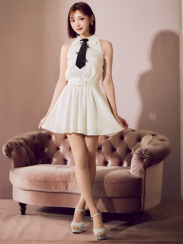 ホワイト モデル:明日花キララ 身長:162cm 着用サイズ:Sサイズ