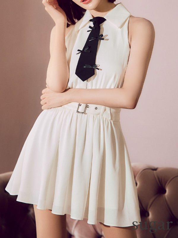 ホワイト モデル:明日花キララ 身長:162cm 着用サイズ:Sサイズ