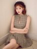 ベージュ　モデル：明日花キララ　身長162cm　着用サイズ：Sサイズ