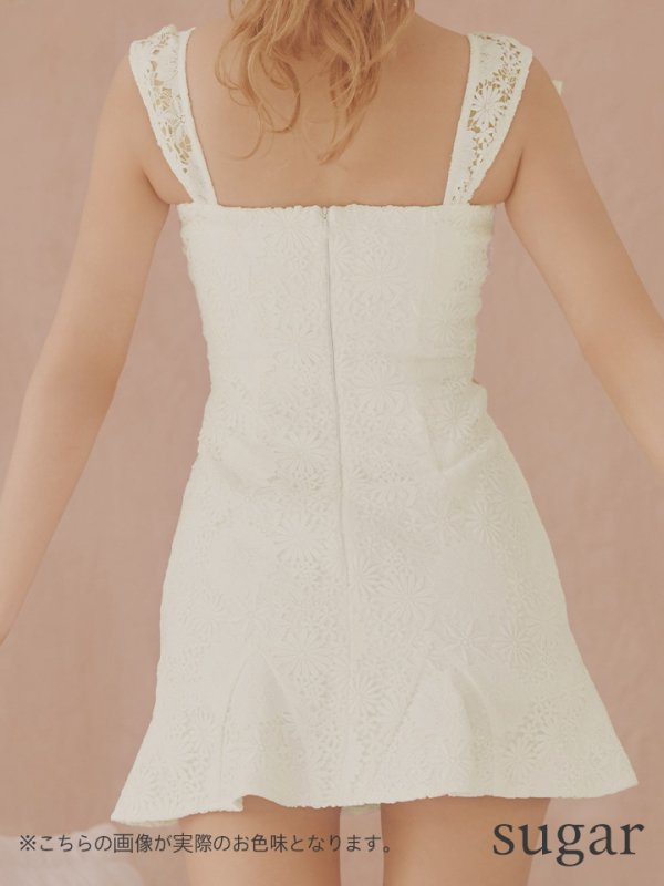 ホワイト モデル:三上悠亜 身長:159cm 着用サイズ:Sサイズ