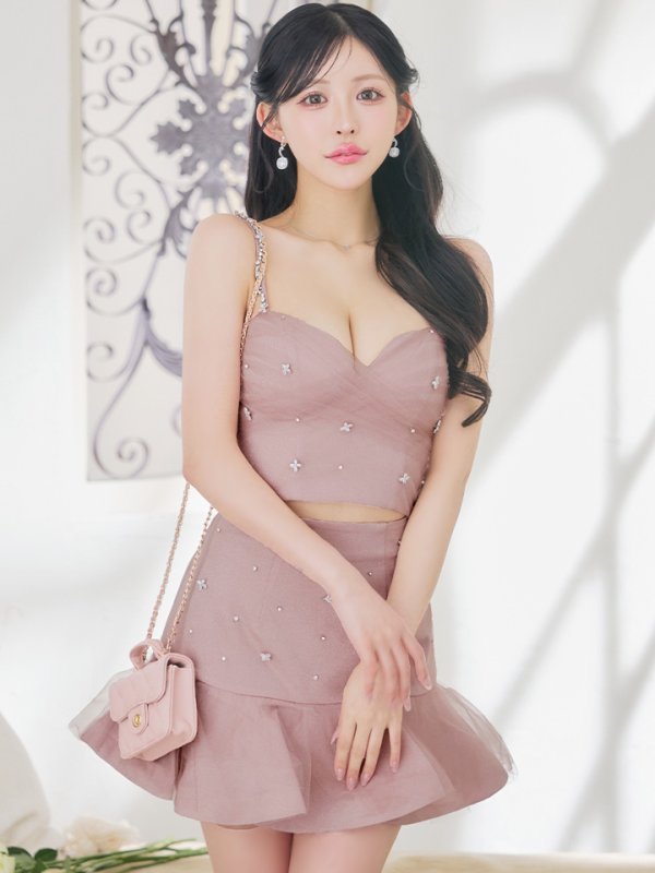 ピンク モデル:カルア 身長:156cm 着用サイズ:Sサイズ