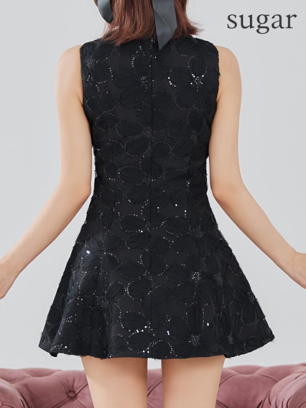 ブラック モデル：三上悠亜　身長：159cm　着用サイズ：Sサイズ