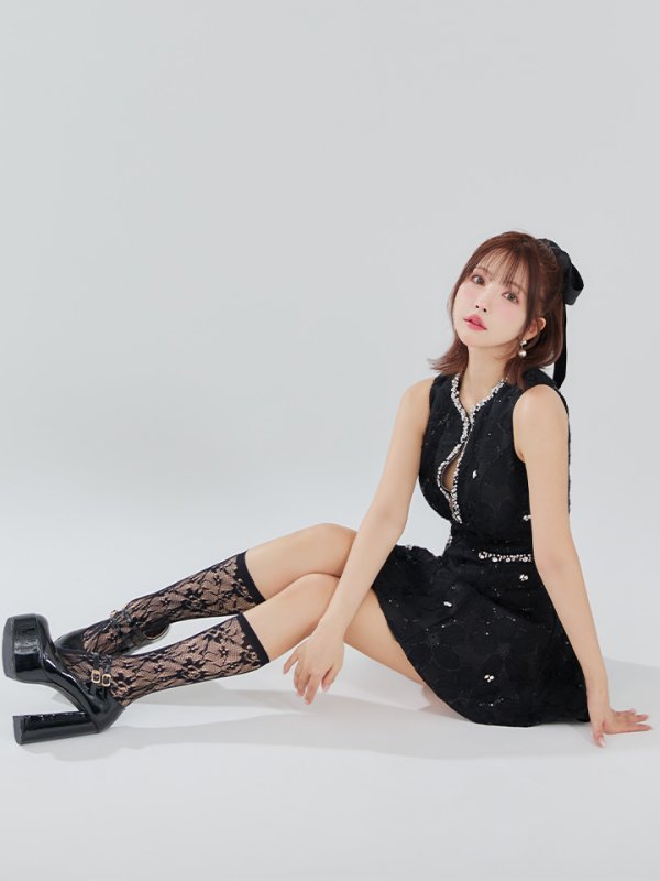 ブラック モデル：三上悠亜　身長：159cm　着用サイズ：Sサイズ