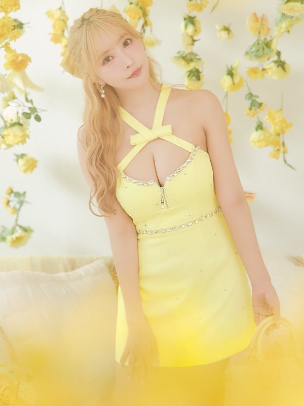 イエロー:モデル:三上悠亜 身長:159cm 着用サイズ:Sサイズ