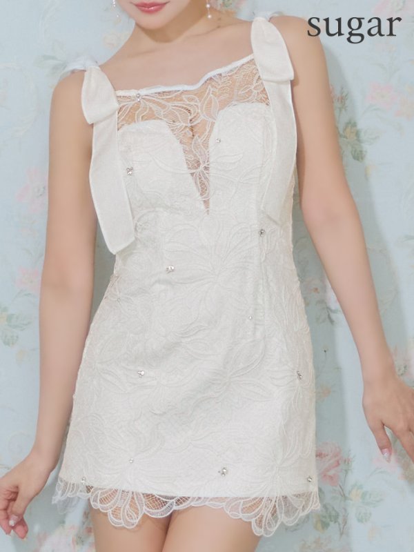 ホワイト　モデル：三上悠亜　身長：159cm　着用サイズ：Sサイズ