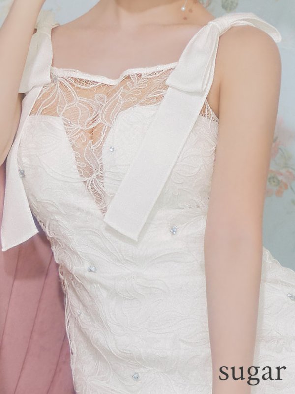 ホワイト　モデル：三上悠亜　身長：159cm　着用サイズ：Sサイズ