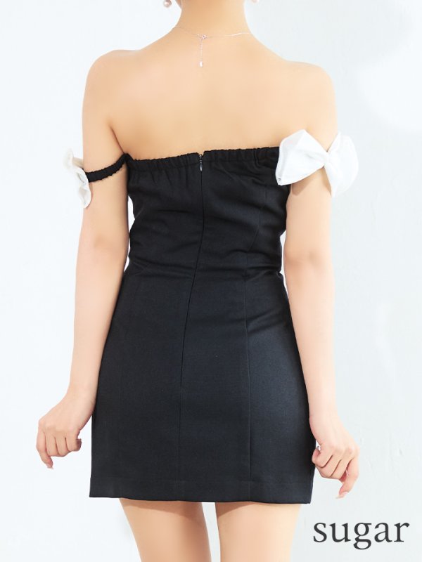 ブラック モデル：三上悠亜　身長：159cm　着用サイズ：Sサイズ