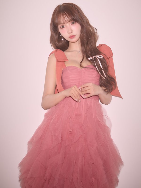 ベイクドピンク モデル：三上悠亜　身長：159cm　着用サイズ：Sサイズ