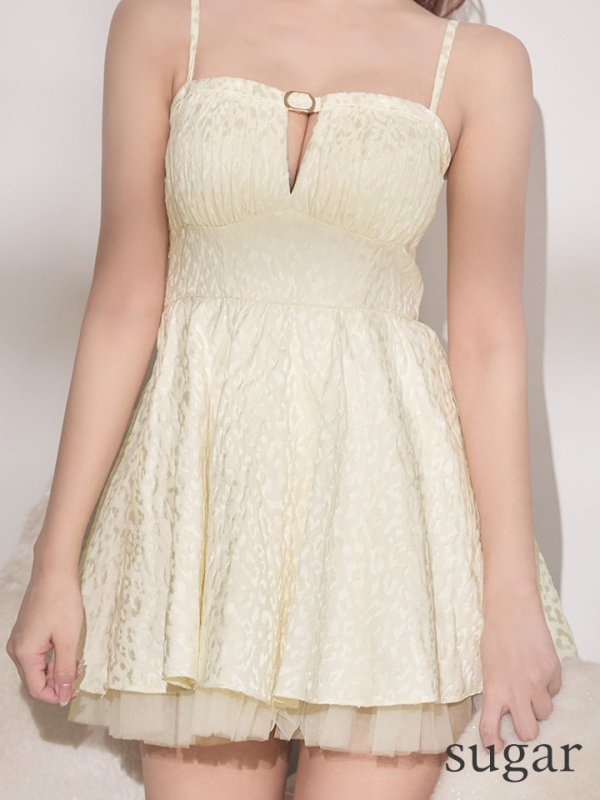 アイボリー モデル：三上悠亜　身長：159cm　着用サイズ：Sサイズ