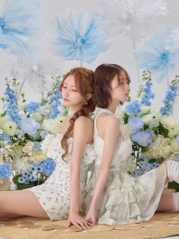 左(FM4908/ブルー) モデル：まみ　身長：161cm　着用サイズ：Sサイズ　右(FM3498/ブルー) モデル：りこ　身長：156cm　着用サイズ：Sサイズ