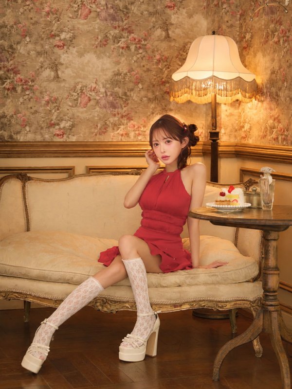 レッド モデル：りな　身長：160cm　着用サイズ：Sサイズ