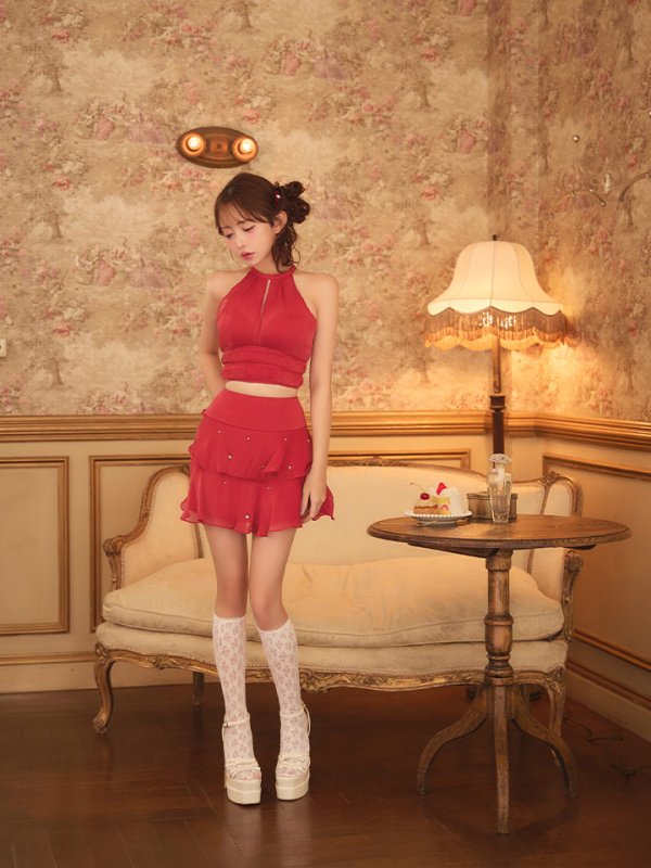 レッド モデル：りな　身長：160cm　着用サイズ：Sサイズ